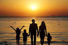 试管婴儿移植后胃疼正常吗~代怀包成功